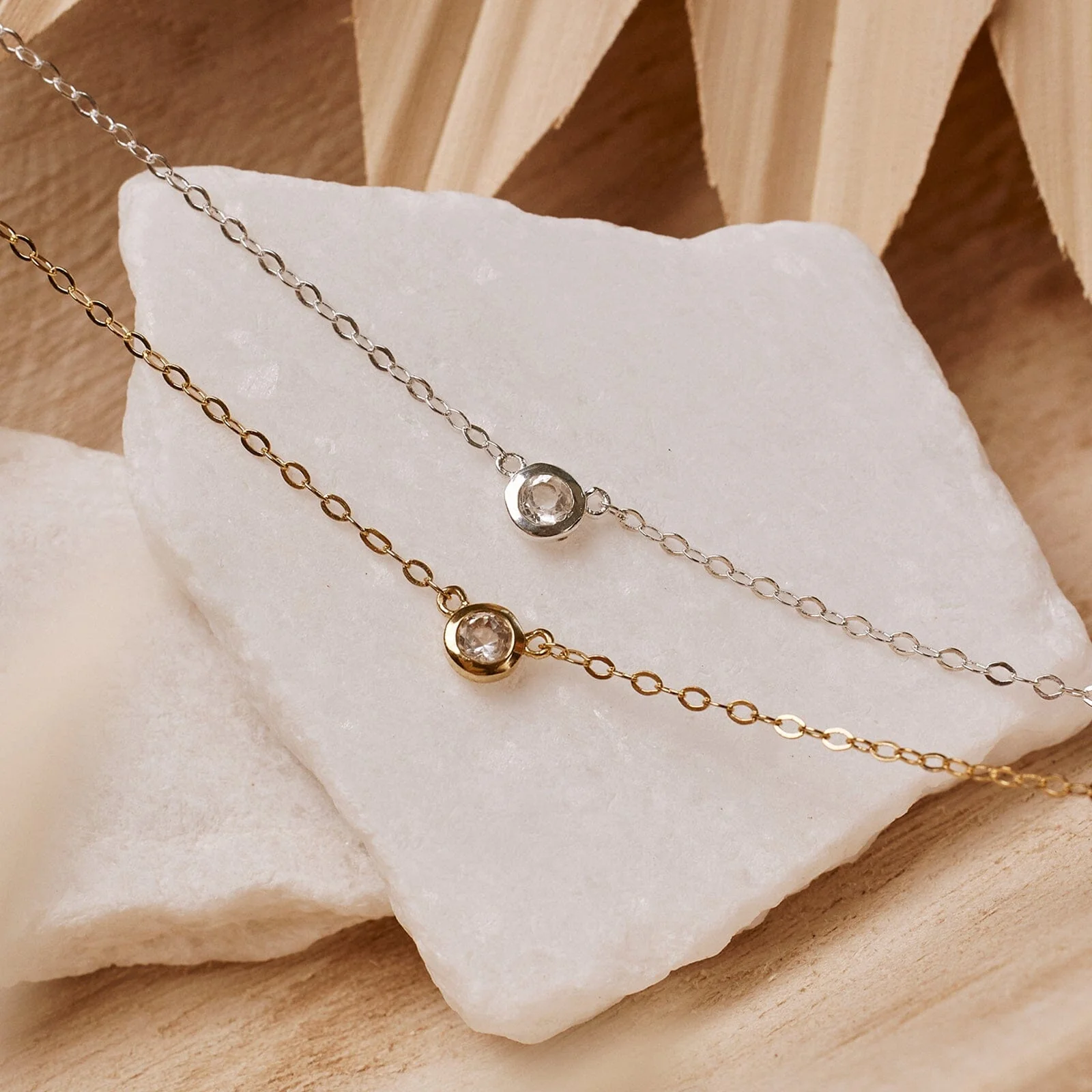 Shimmering Chain Anklet - Image 5